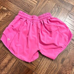 Lululemon Hotty Hot Low-Rise Lined Shorts 2.5”